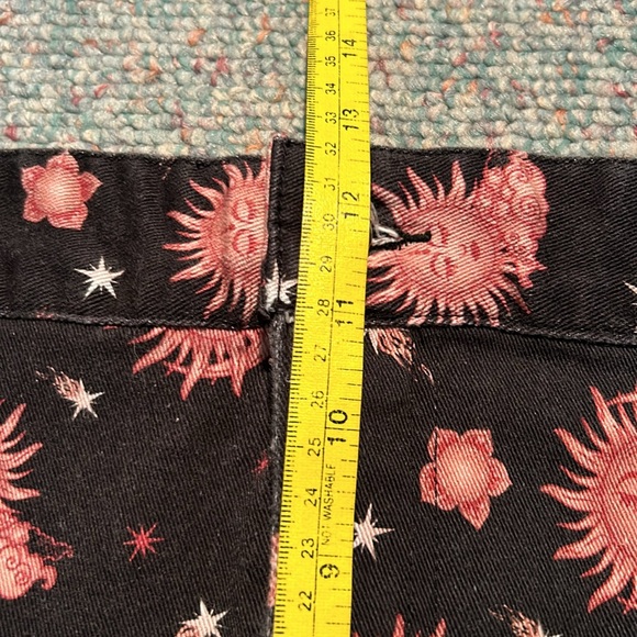 Ladies size 1X “Horoscopez” jeans from Dollskill - Picture 7 of 11
